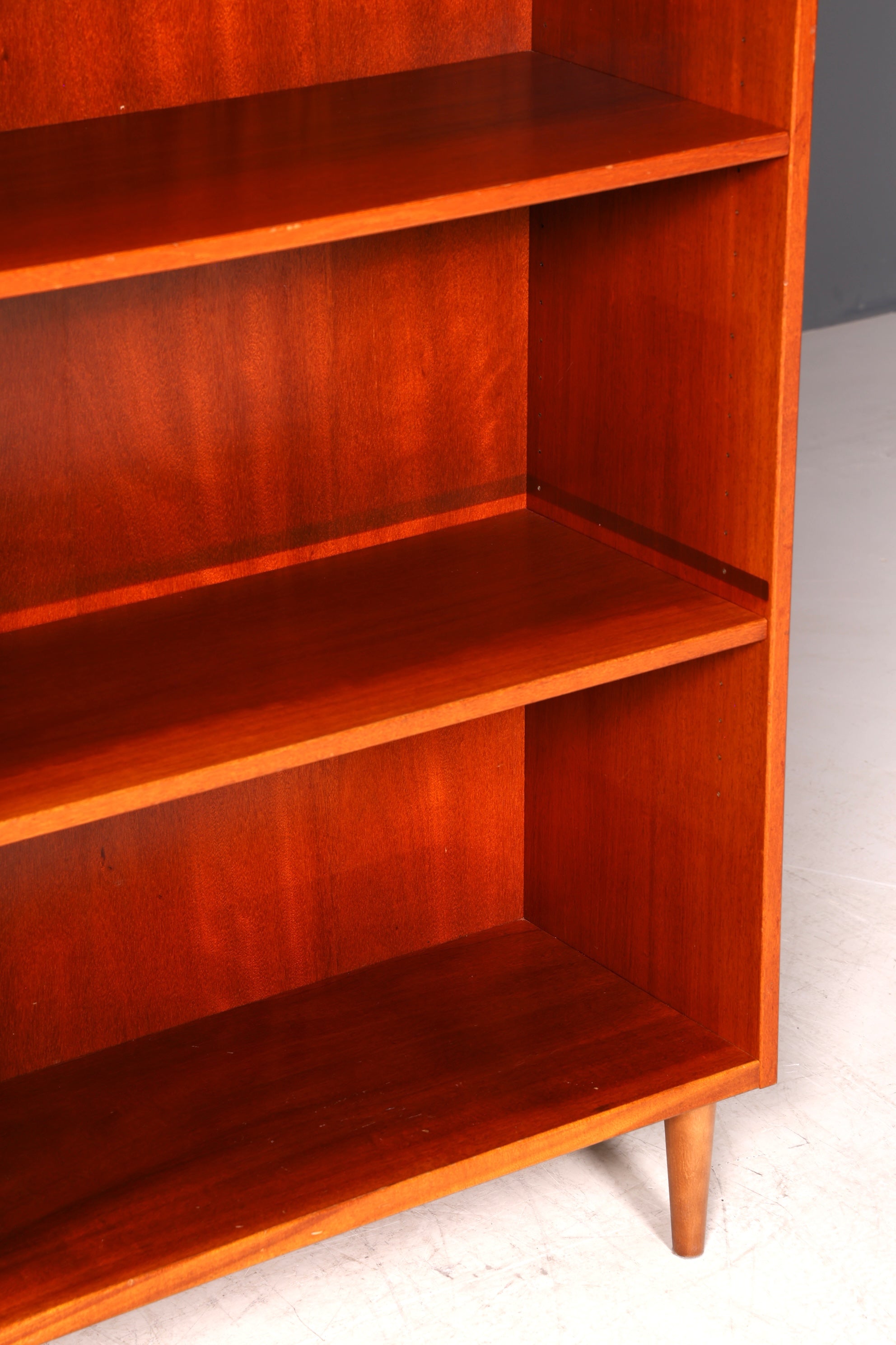 G428 Finish Schlichtes Mid Century Regal Vintage Bücherregal Schrank Buchablage 60s Bookshelf (Kopie 3)