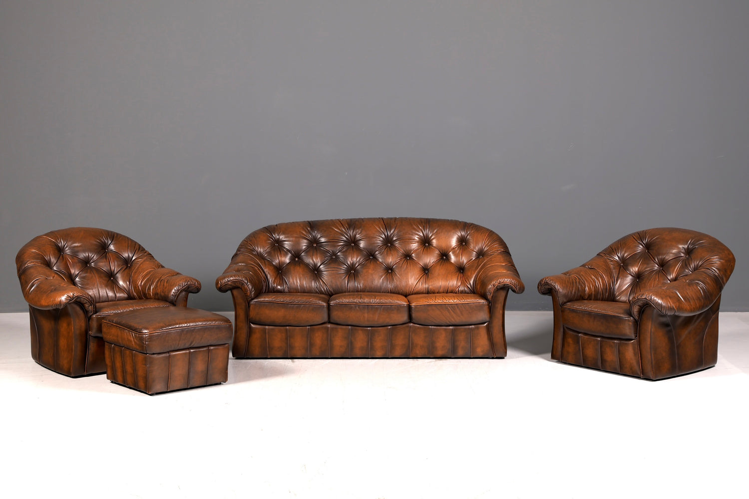 Wunderschöner Chesterfield Sessel mit Hocker Echtleder braun Ledersessel Englisch Vintage