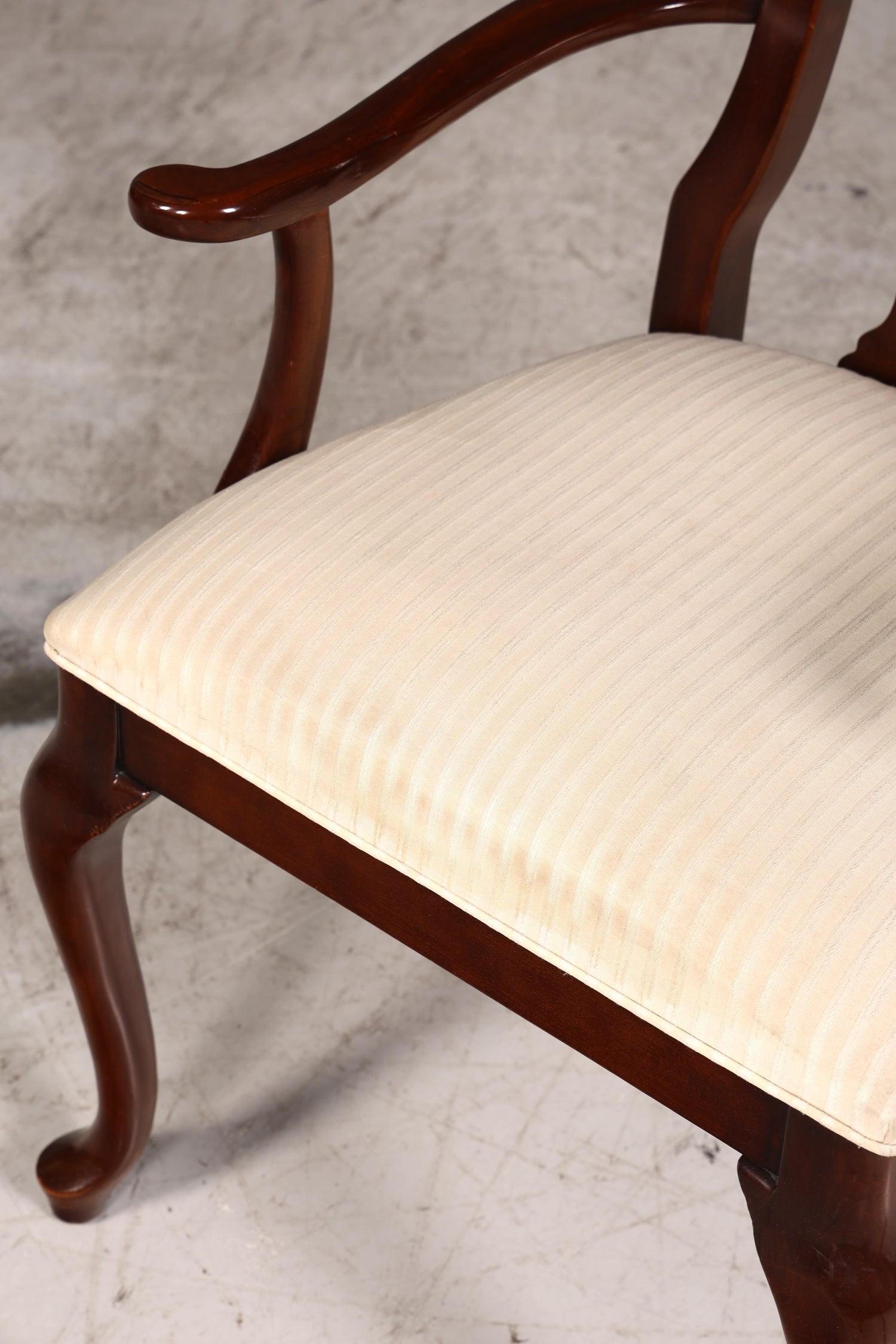 F140 Finish 2v2 DREXEL Wunderschöner Englischer Stuhl UK Küchenstuhl Antik Stil Sekretär Stuhl Polsterstuhl