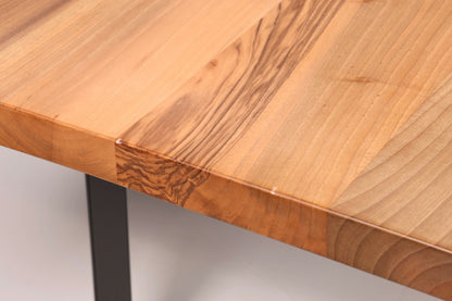 Traumhafter Nussbaum Tisch 260cm-95cm Esszimmer Tisch Baumkanten Platte Massiv Holz Küchentisch