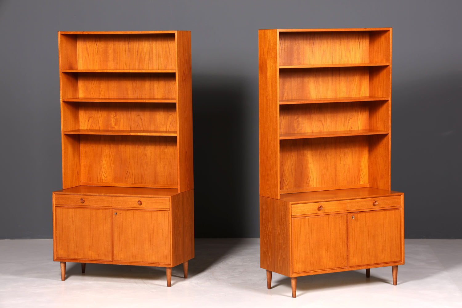 Wunderschönes Mid Century Regal Danish Design Teak Holz Schrank Retro Bücherregal Kommode 1 von 2
