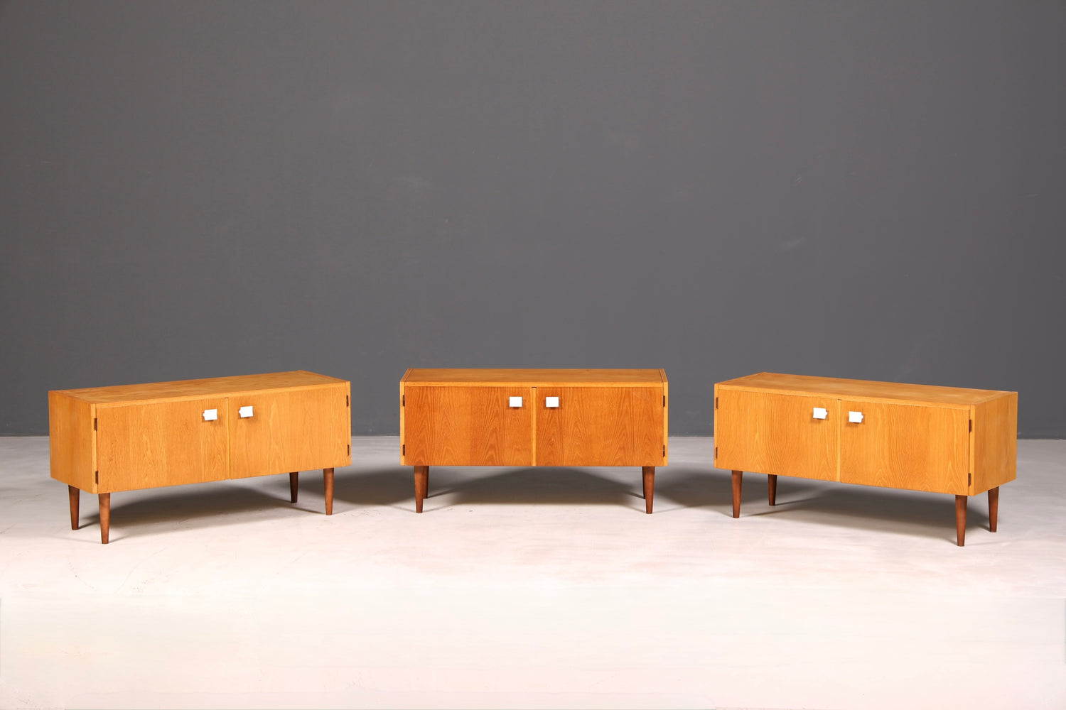 Beautiful original Hellerau mid-century chest of drawers, model 427, sideboard TV cabinet, vintage genuine wood