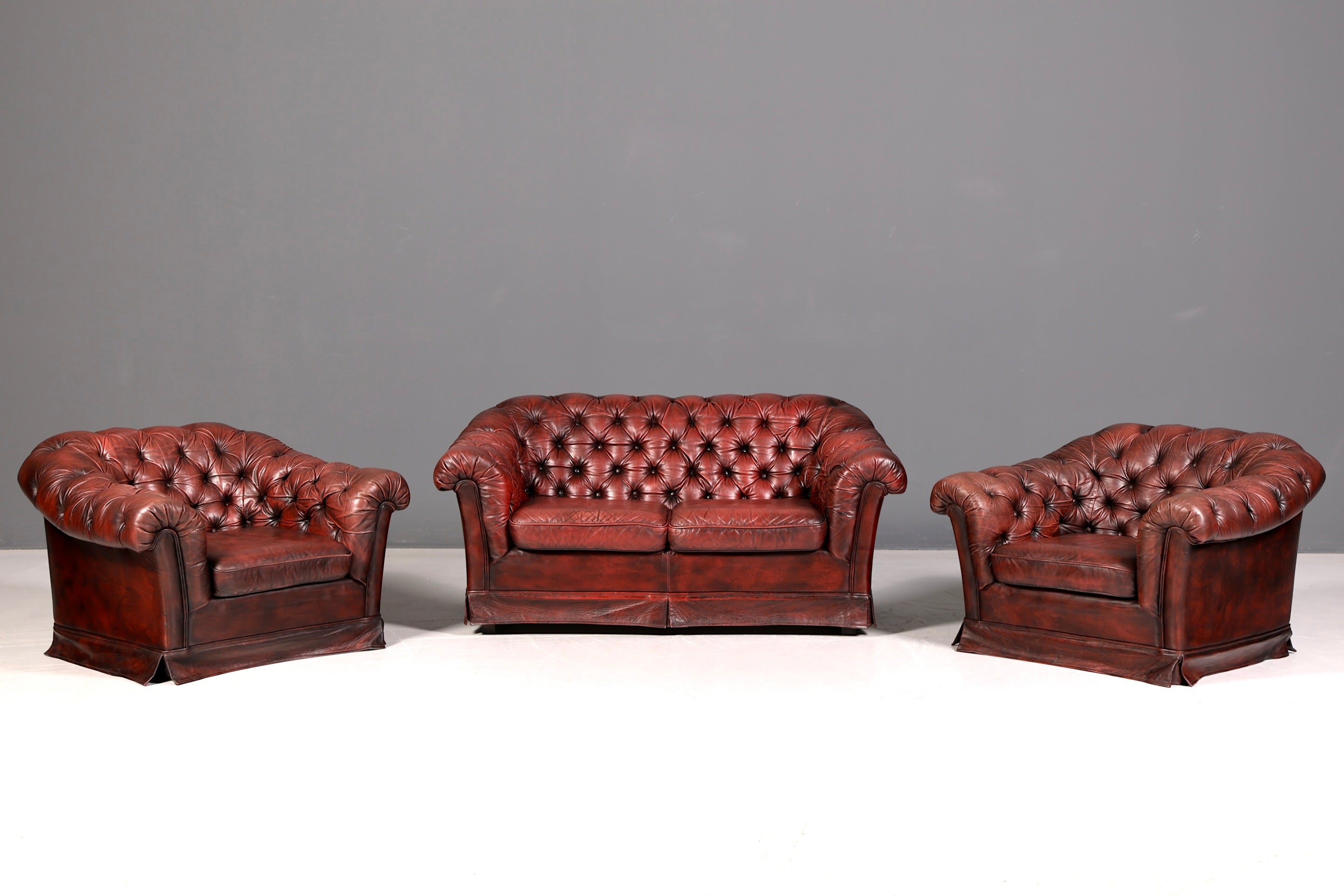 Wunderschönes Original Chesterfield 2-Sitzer Sofa Englische Leder Couch England Polstersofa Antik