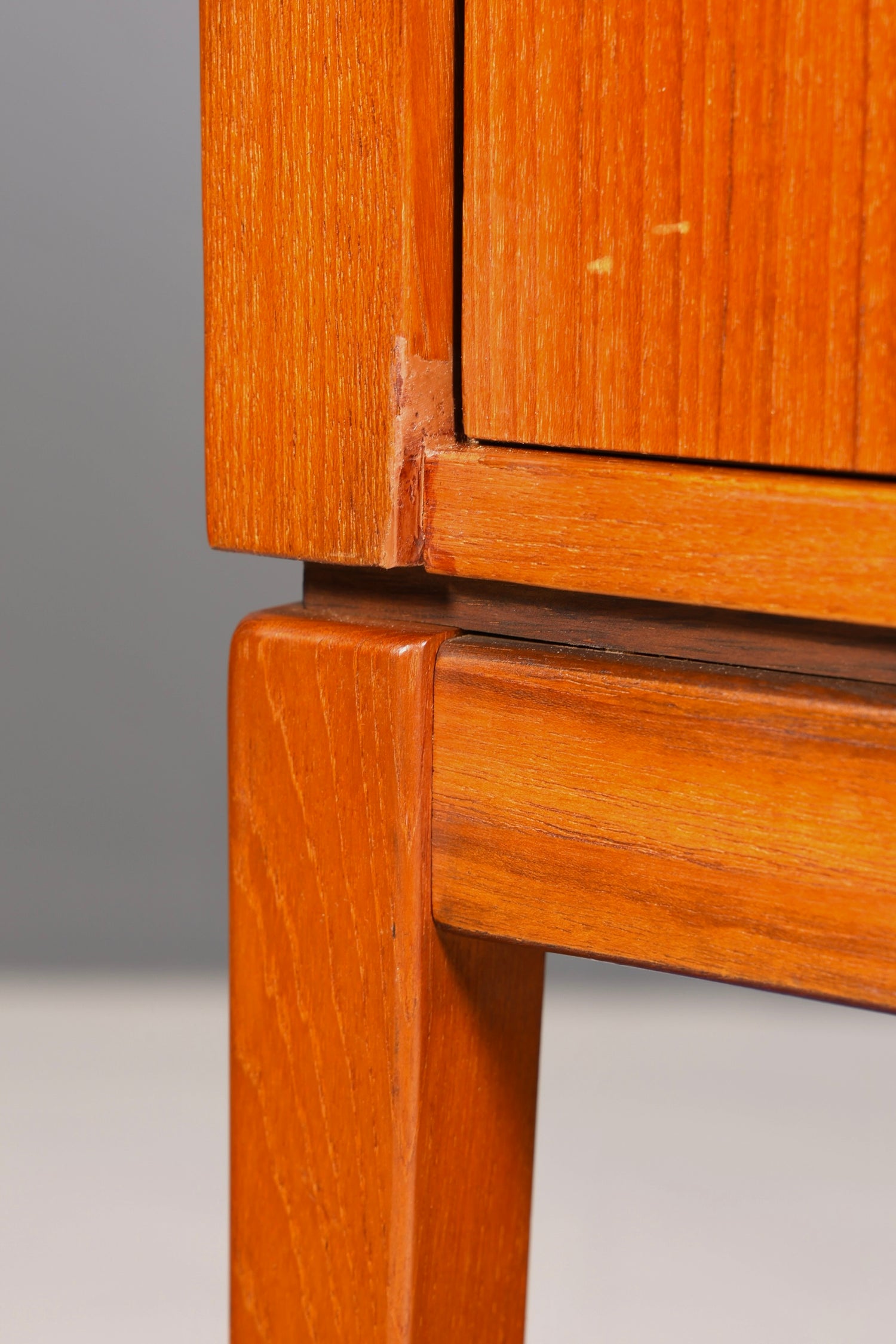 Wunderschönes Mid Century Highboard Teak Holz Schrank Danish Design Büro Kommode 60s