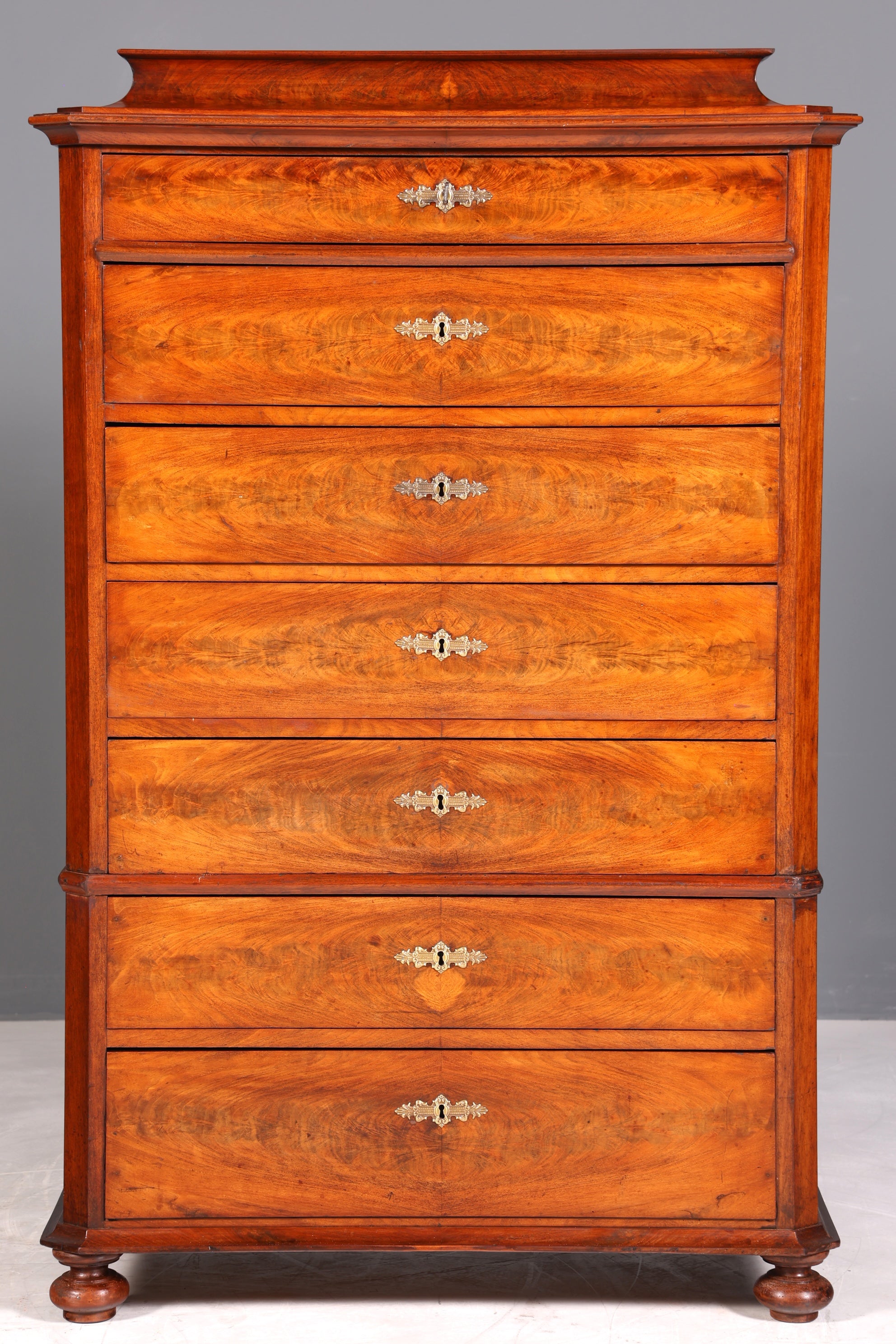 Wunderschöne Louis Philippe Chiffoniere um 1880 Gründerzeit Nussbaum Vertiko Schrank Semainier