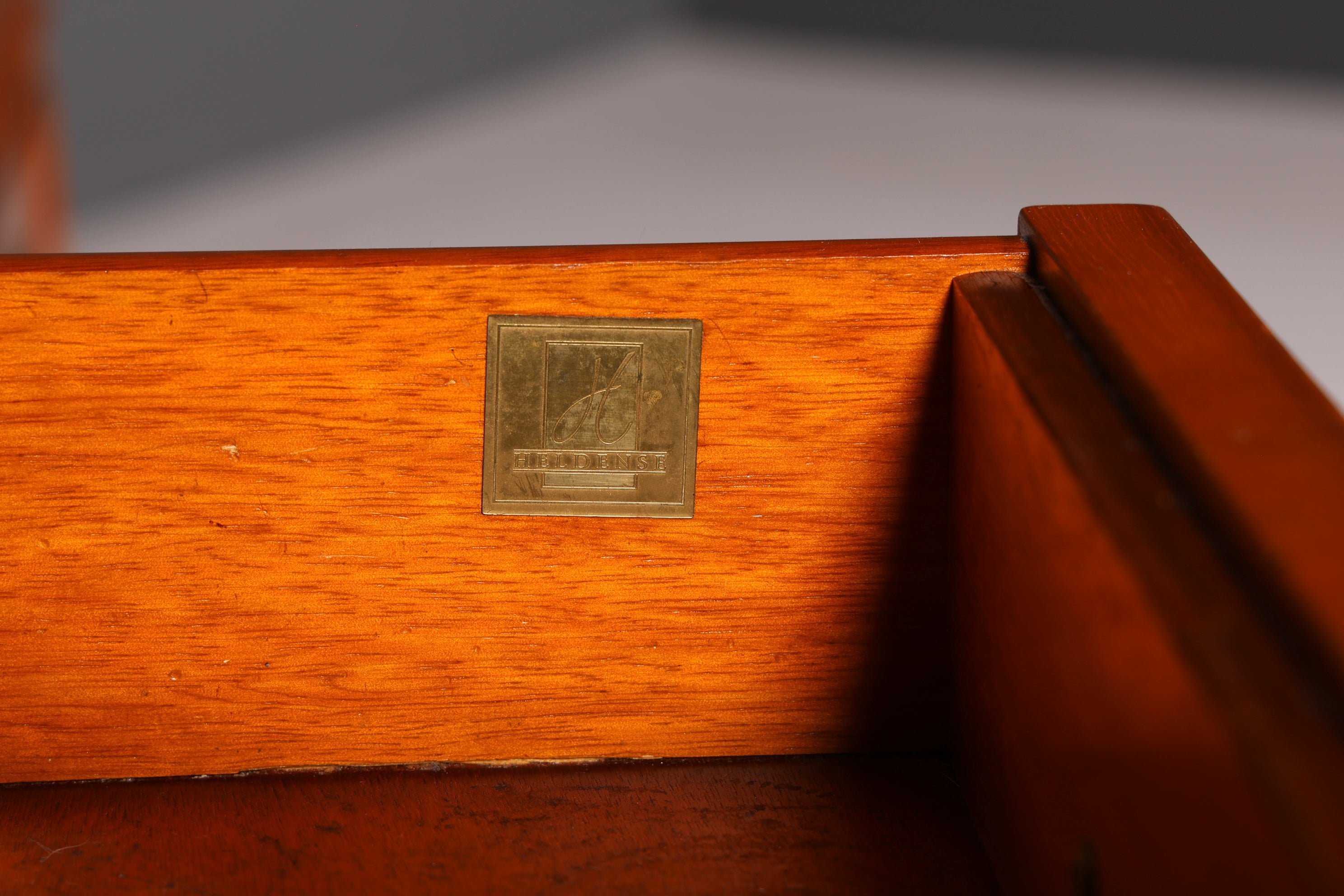 Wunderschöner Original Heldense Englischer Schreibtisch Eibe Echt Lederauflage Bürotisch Office Desk