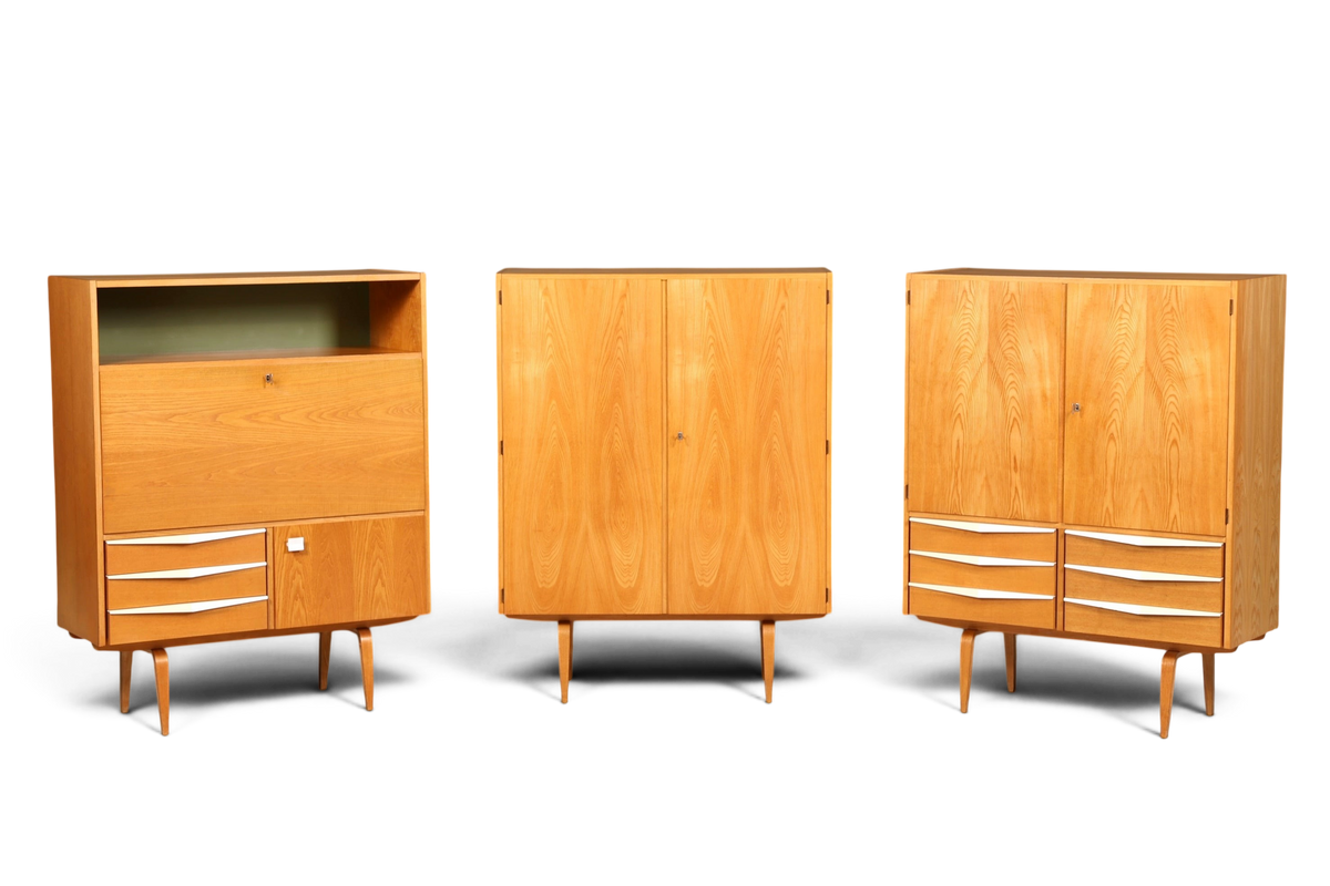 Hauptstadt Möblerei Hellerau Schrank Modell 427 Set aus Eschenholz im Mid-Century Design mit konischen Beinen