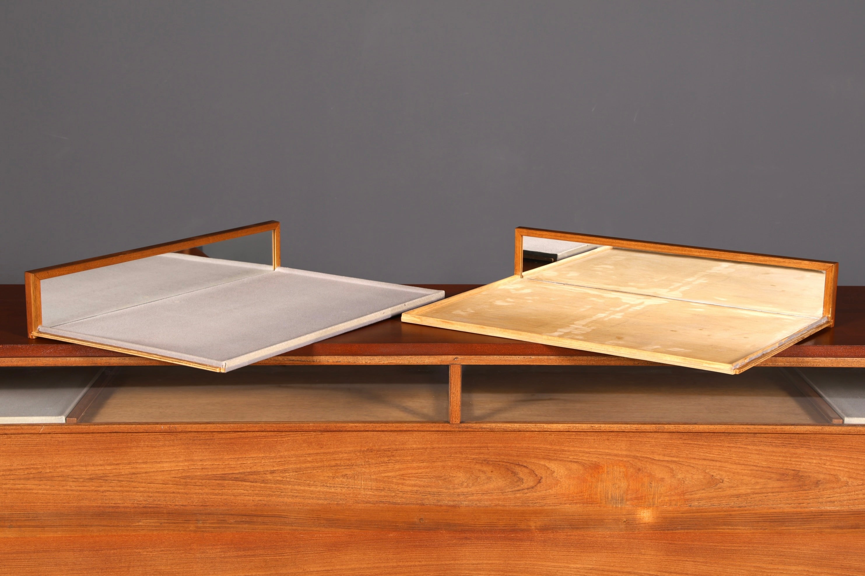 Beeindruckende XXL Mid Century Kommode Vintage Bauhaus Apotheker Schrank Retro Schubladenkommode