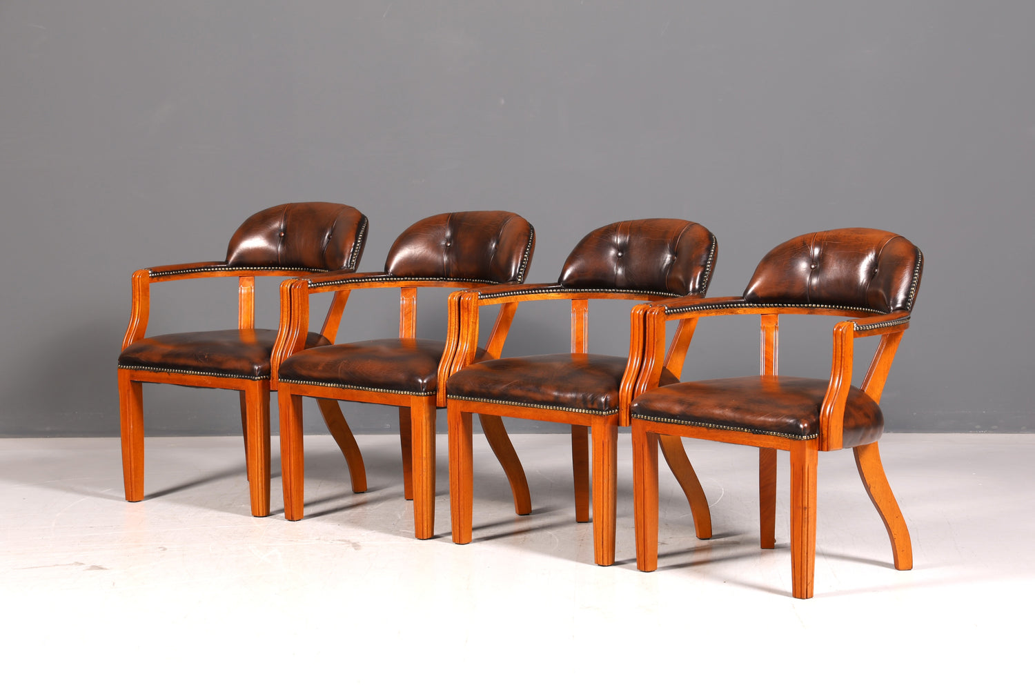 Wunderschöner Chesterfield Armlehnstuhl Braun Echt Leder Englisch Bürostuhl Schreibtischstuhl Sekretär Stuhl Court Chair 2 von 4