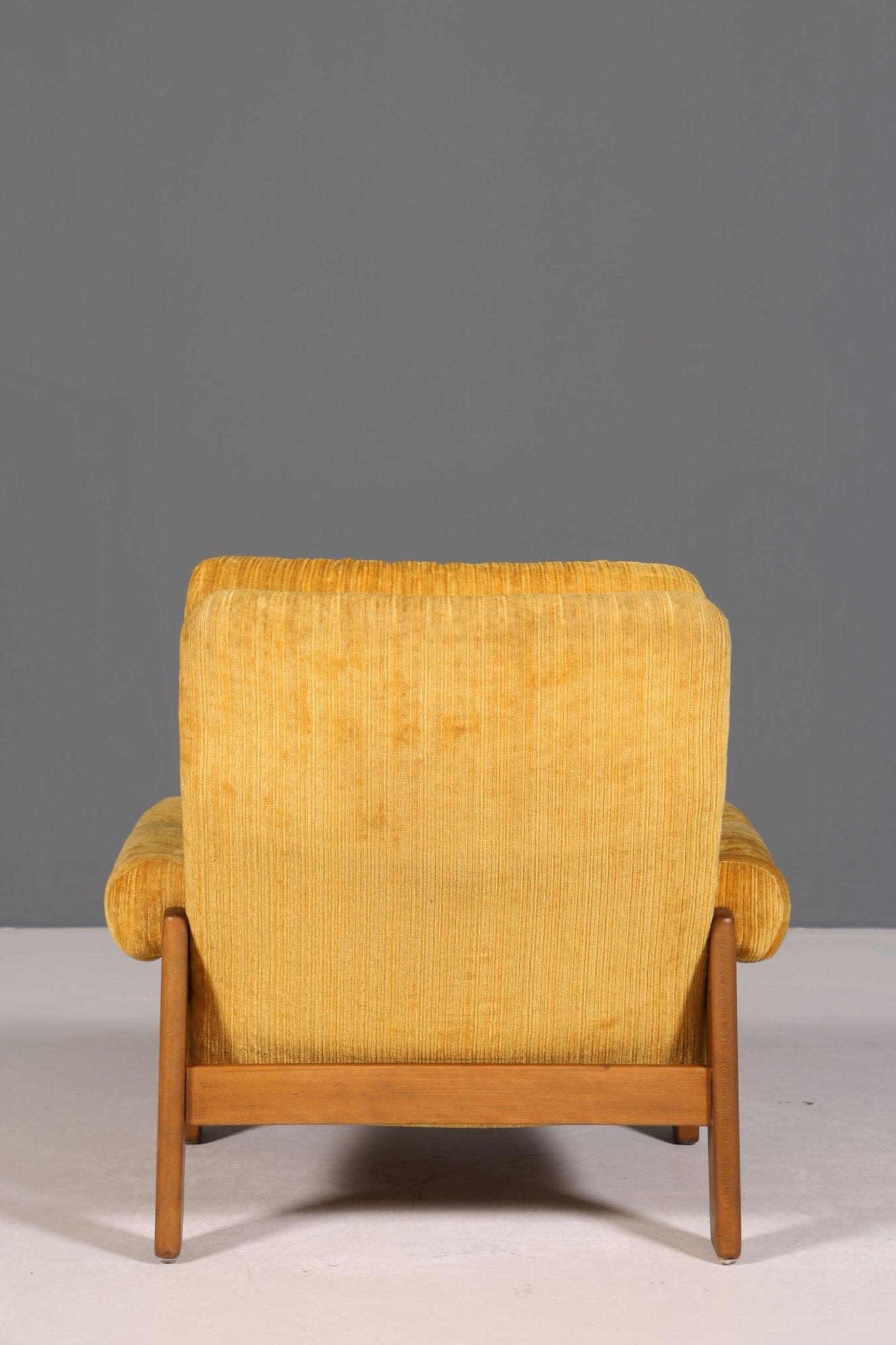 Schlichter Mid Century Sessel Danish Design Armlehnsessel echt Holz Relax Sessel 1 von 2
