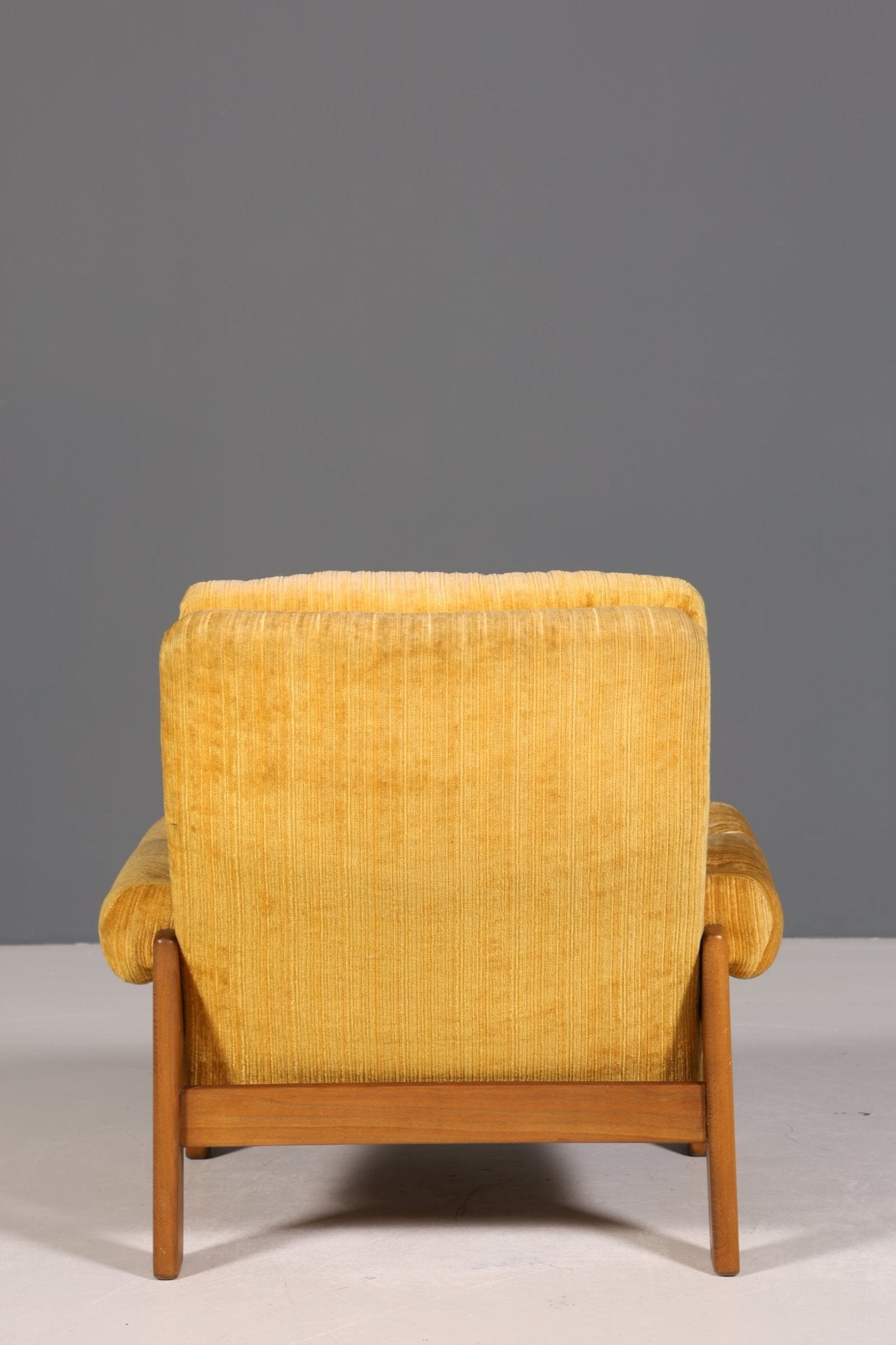Schlichter Mid Century Sessel Danish Design Armlehnsessel echt Holz Relax Sessel 2 von 2