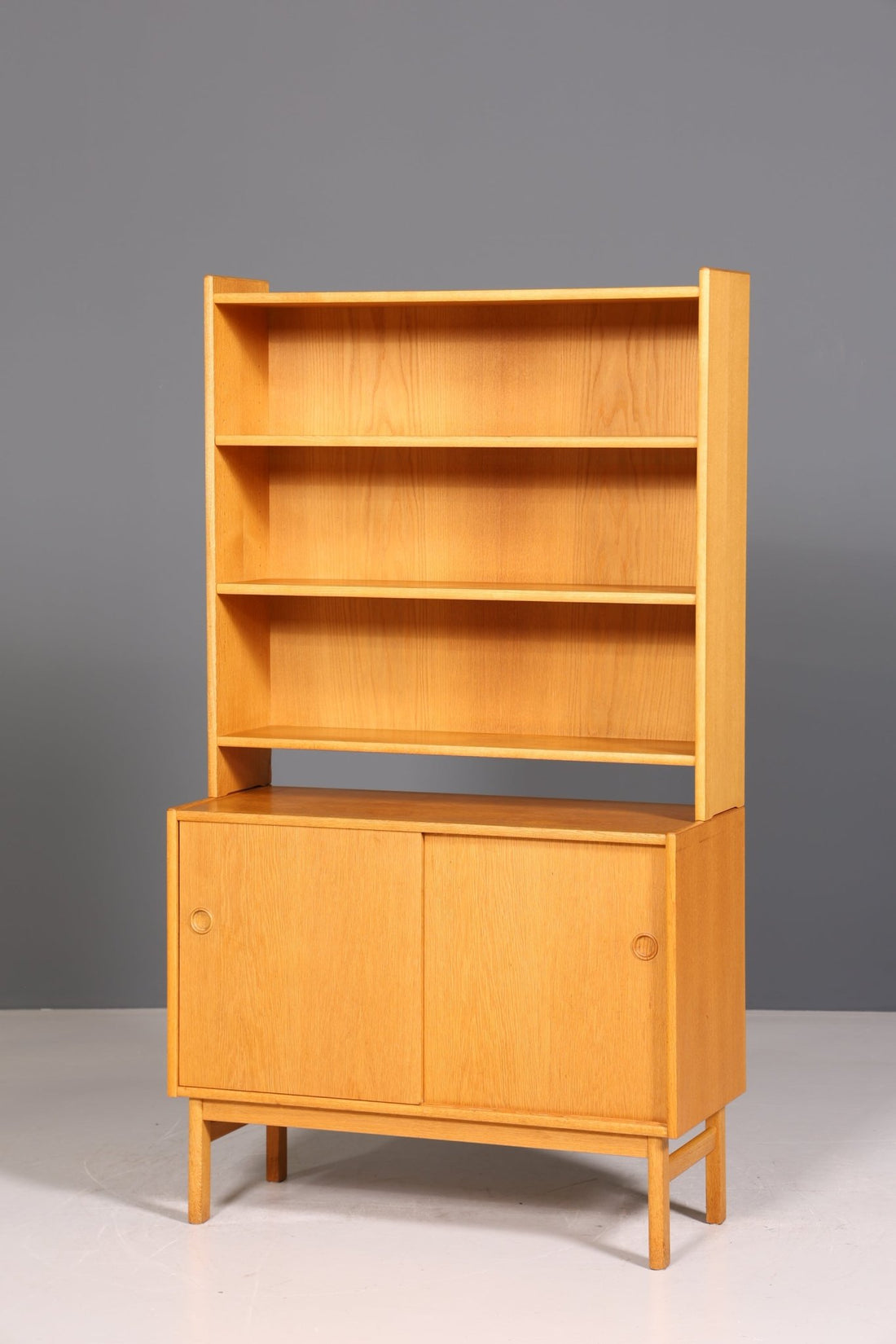 Schlichtes Mid Century Bücherregal Danish Design Schrank Retro Kommode Schiebetür Regal Vintage