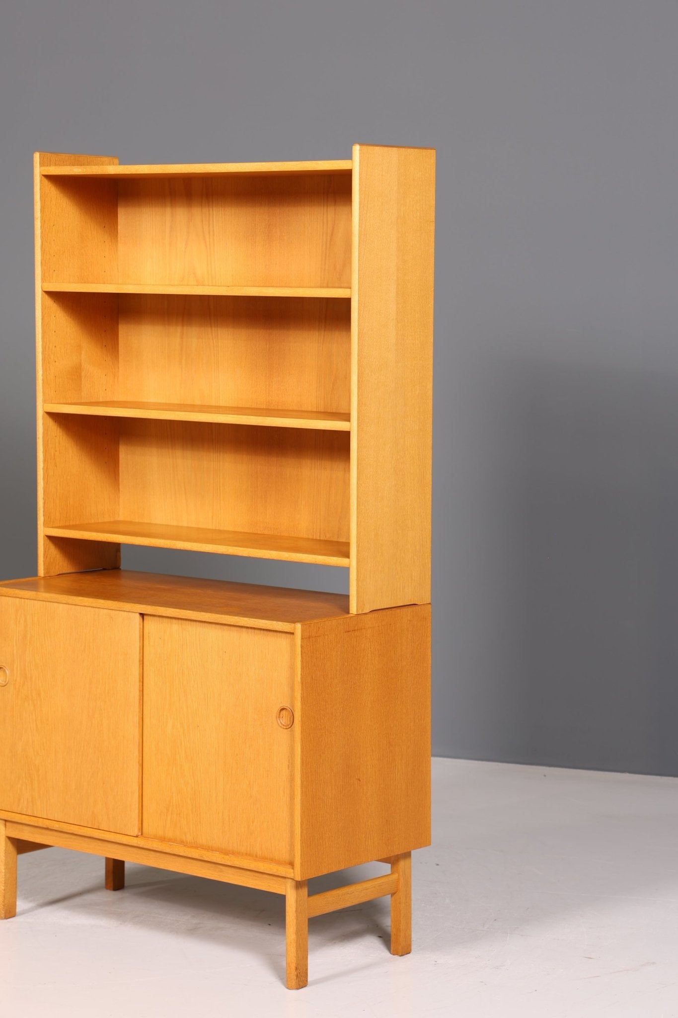 Schlichtes Mid Century Bücherregal Danish Design Schrank Retro Kommode Schiebetür Regal Vintage