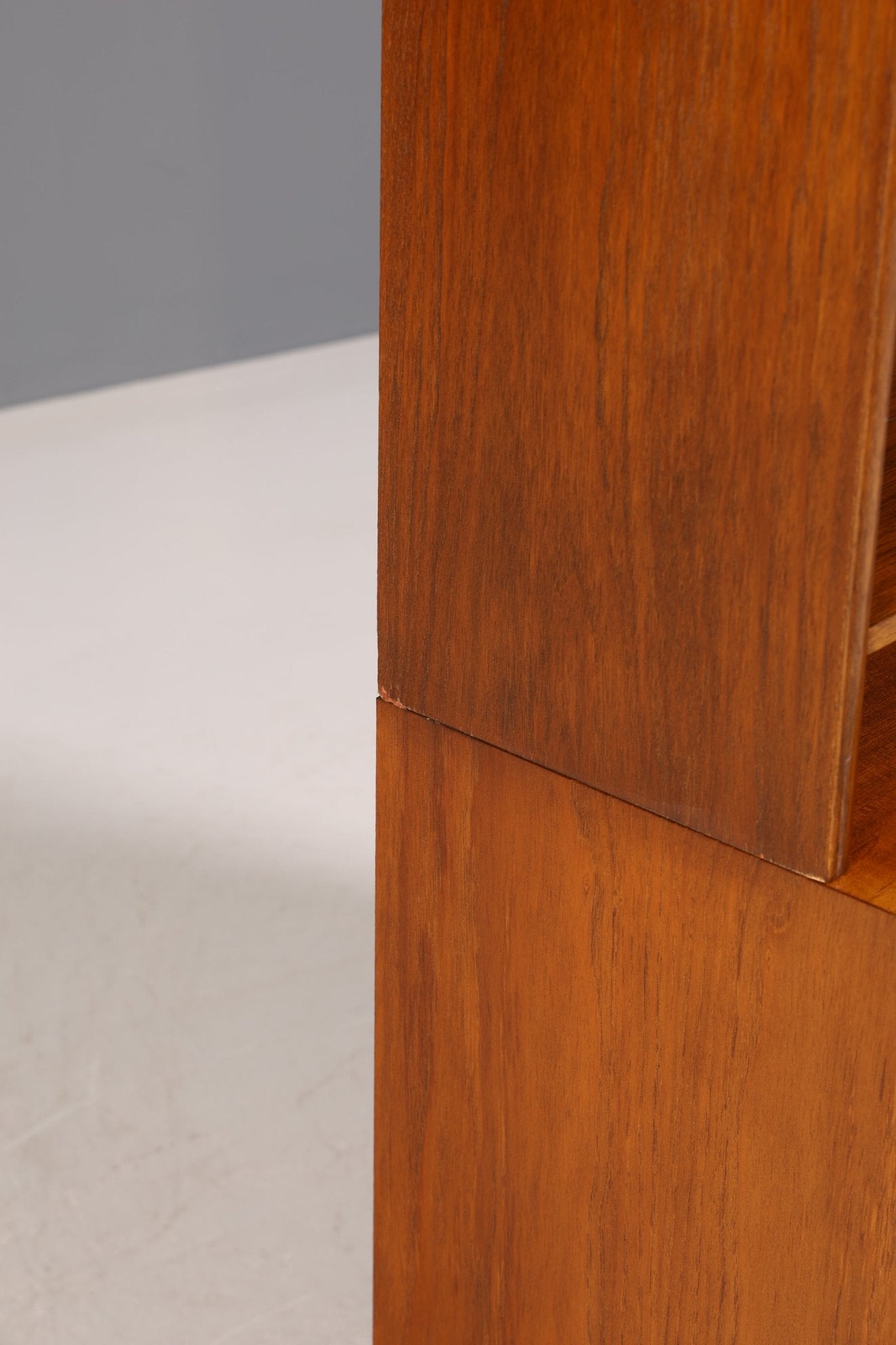 Schlichtes Mid Century Regal Bücherregal Retro Schrank Danish Design Kommode
