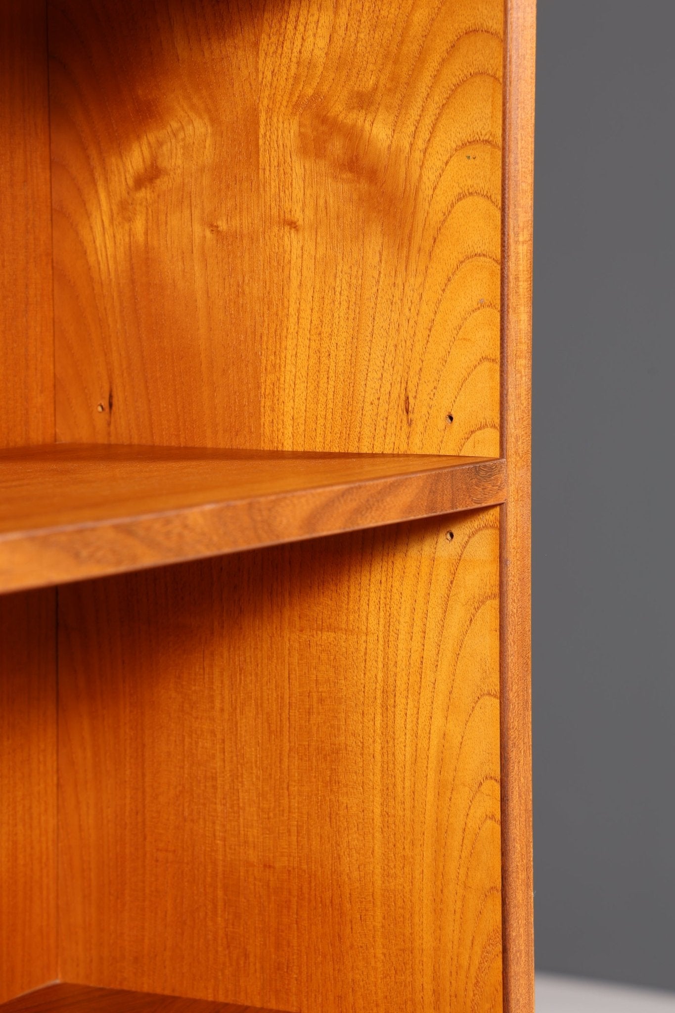 Schlichtes Mid Century Regal &quot;Made in Denmark&quot; schiebetür Schrank Danish Design Retro Kommode Vintage Bücherregal 60s 1 von 2