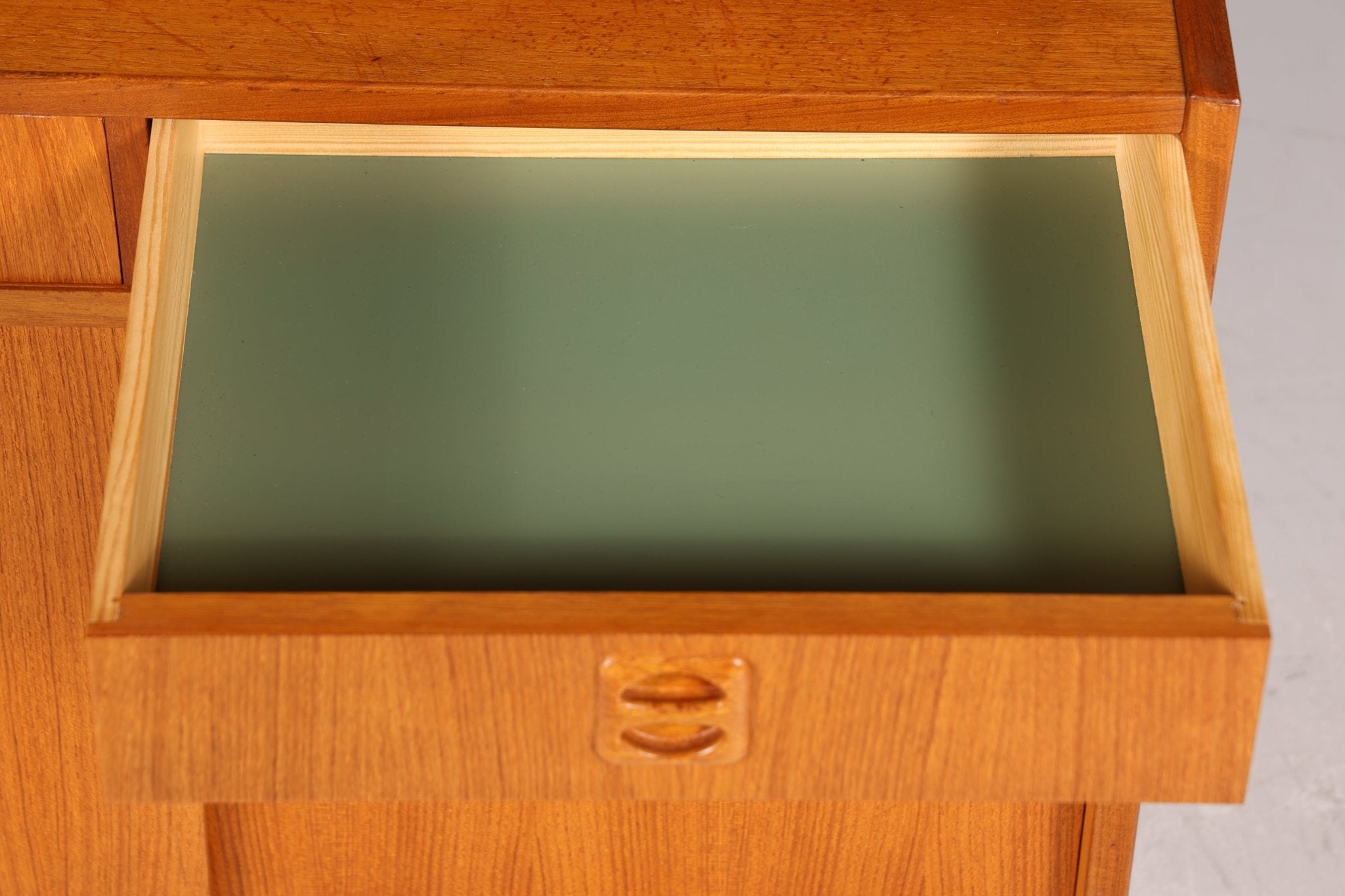 Schlichtes Mid Century Regal &quot;Made in Denmark&quot; schiebetür Schrank Danish Design Retro Kommode Vintage Bücherregal 60s 1 von 2