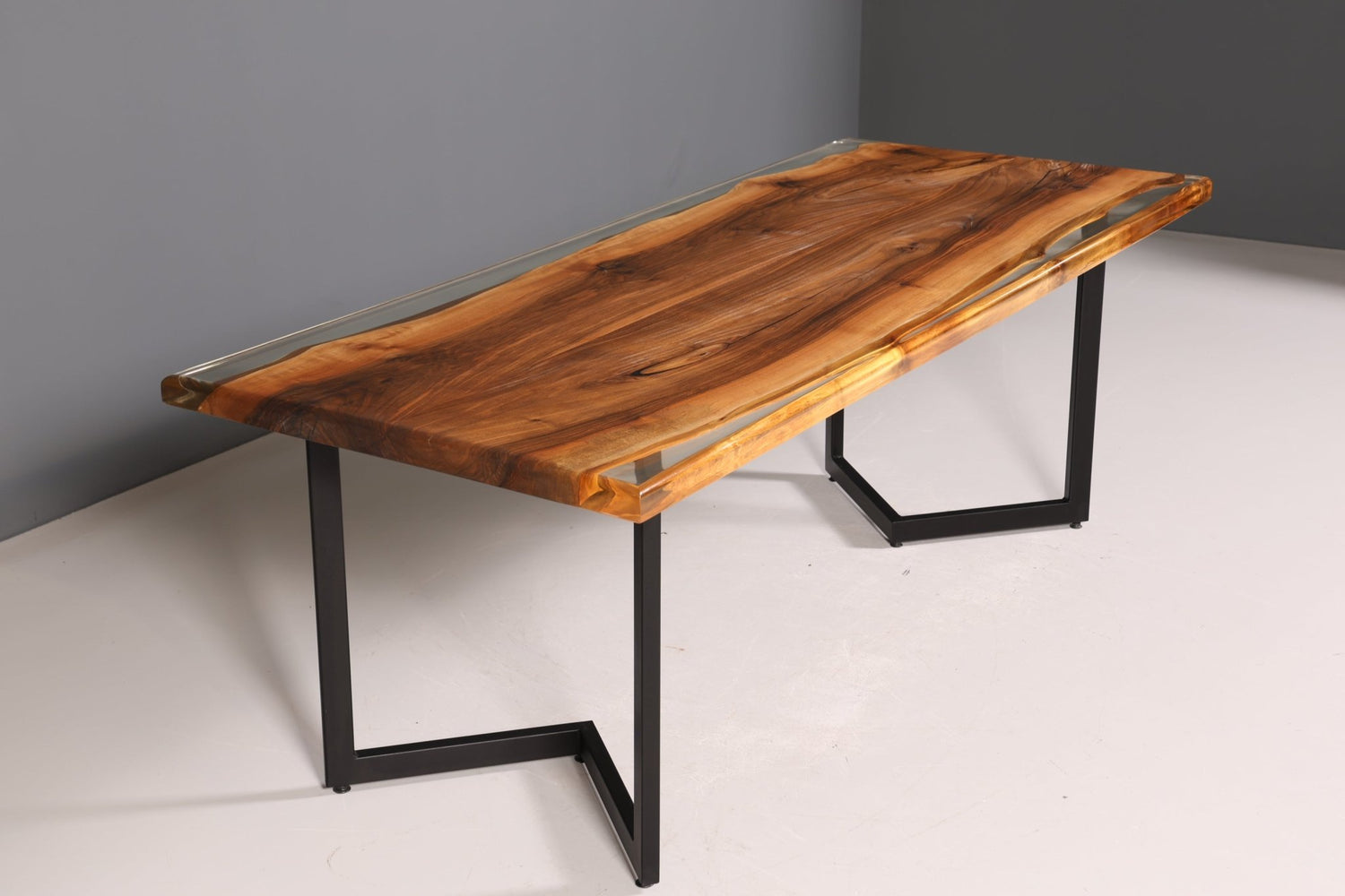 Stilvoller Epoxidharz Tisch 220-90 cm Epoxy Nussbaum massiv Holz Esszimmer Tisch