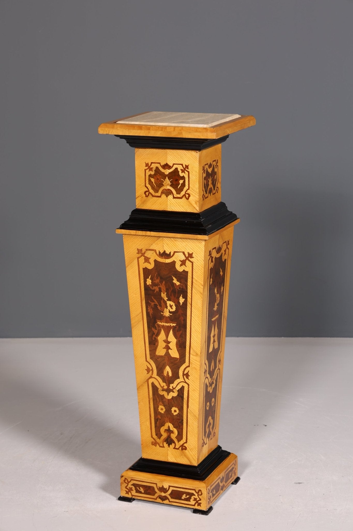 Dreamlike Baroque Style Column Louis XV Flower Column Natural Stone Marble Storage Table 1 of 2