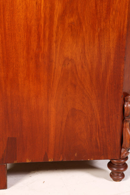 Dreamlike Louis Philippe chest of drawers, Wilhelminian style sideboard around 1880, chest of drawers, laundry chest