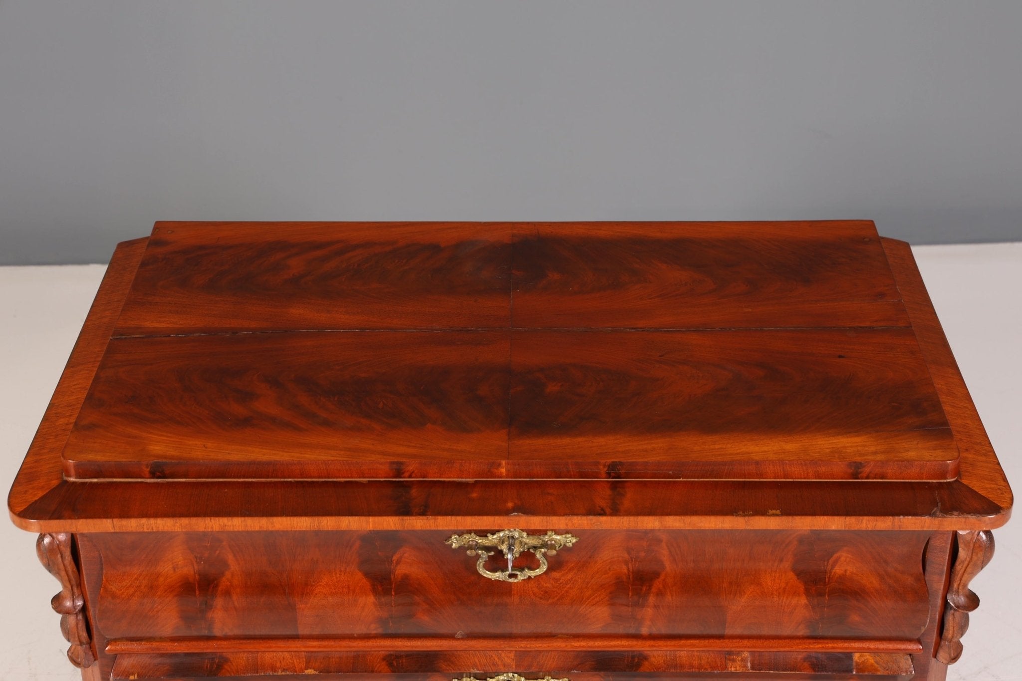 Dreamlike Louis Philippe chest of drawers, Wilhelminian style sideboard around 1880, chest of drawers, laundry chest