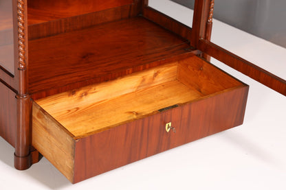 Traumhafter Original Biedermeier Vitrine um 1840 Antiker Schrank Geschirrschrank Regal