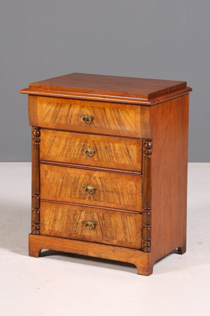 Wunderschöne Gründerzeit Kommode Louis Philippe Nussbaum Sideboard um 1880