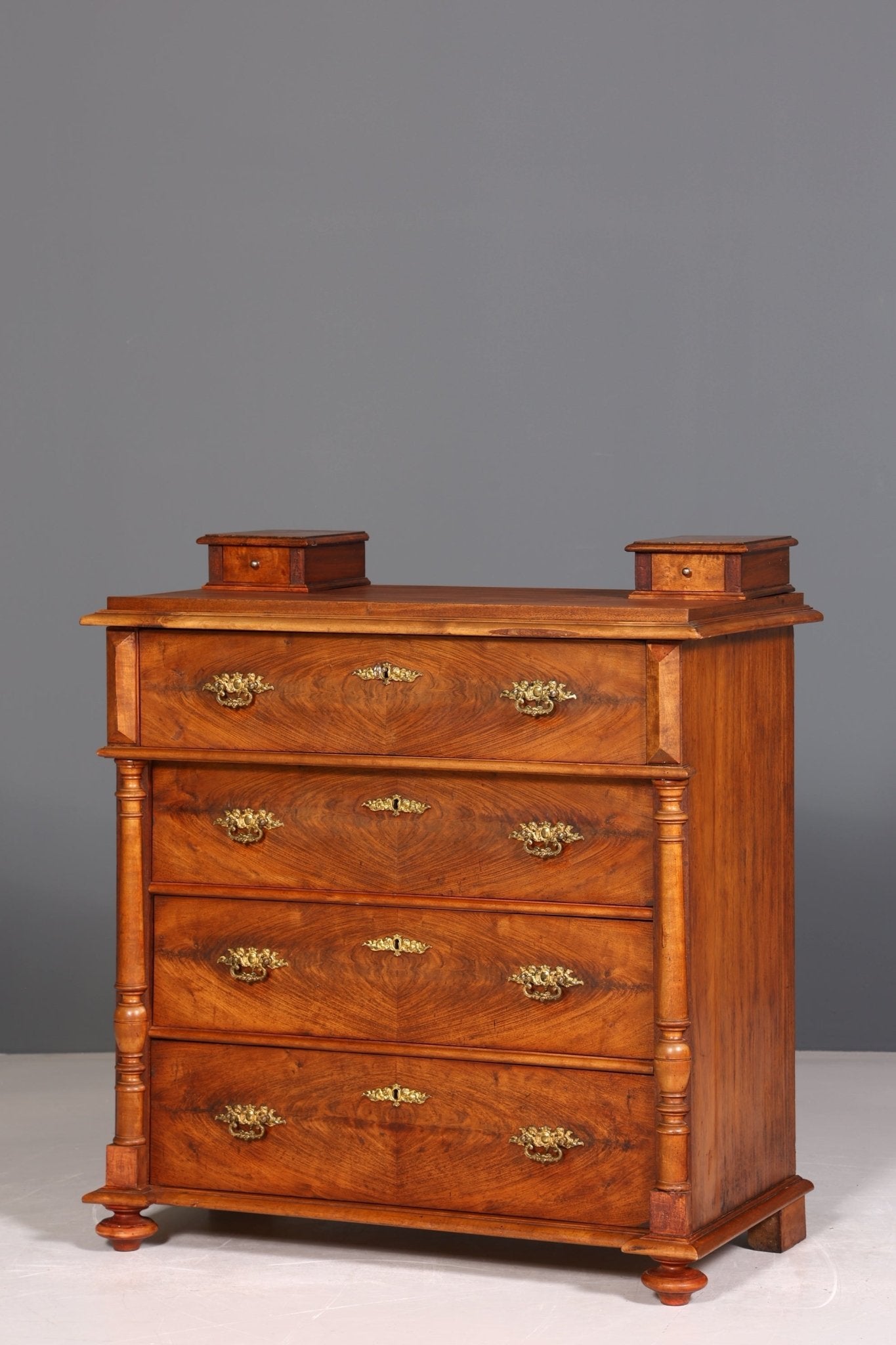 Beautiful Wilhelminian style chest of drawers Louis Philippe Vertiko walnut sideboard around 1880