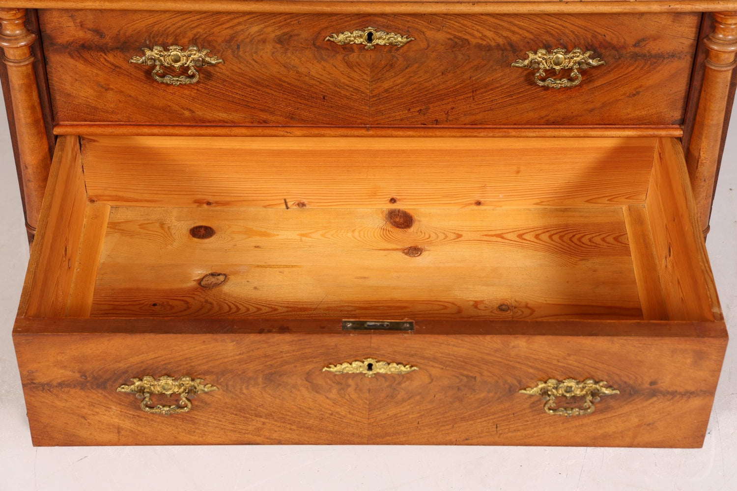 Beautiful Wilhelminian style chest of drawers Louis Philippe Vertiko walnut sideboard around 1880