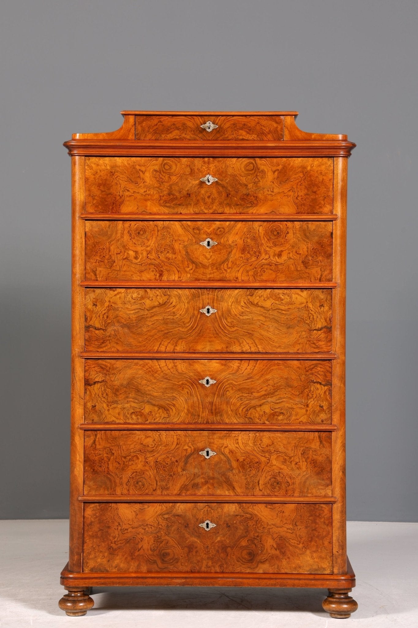 Wunderschöne Louis Philippe Chiffoniere um 1880 Gründerzeit Nussbaum Vertiko Schrank Semainier