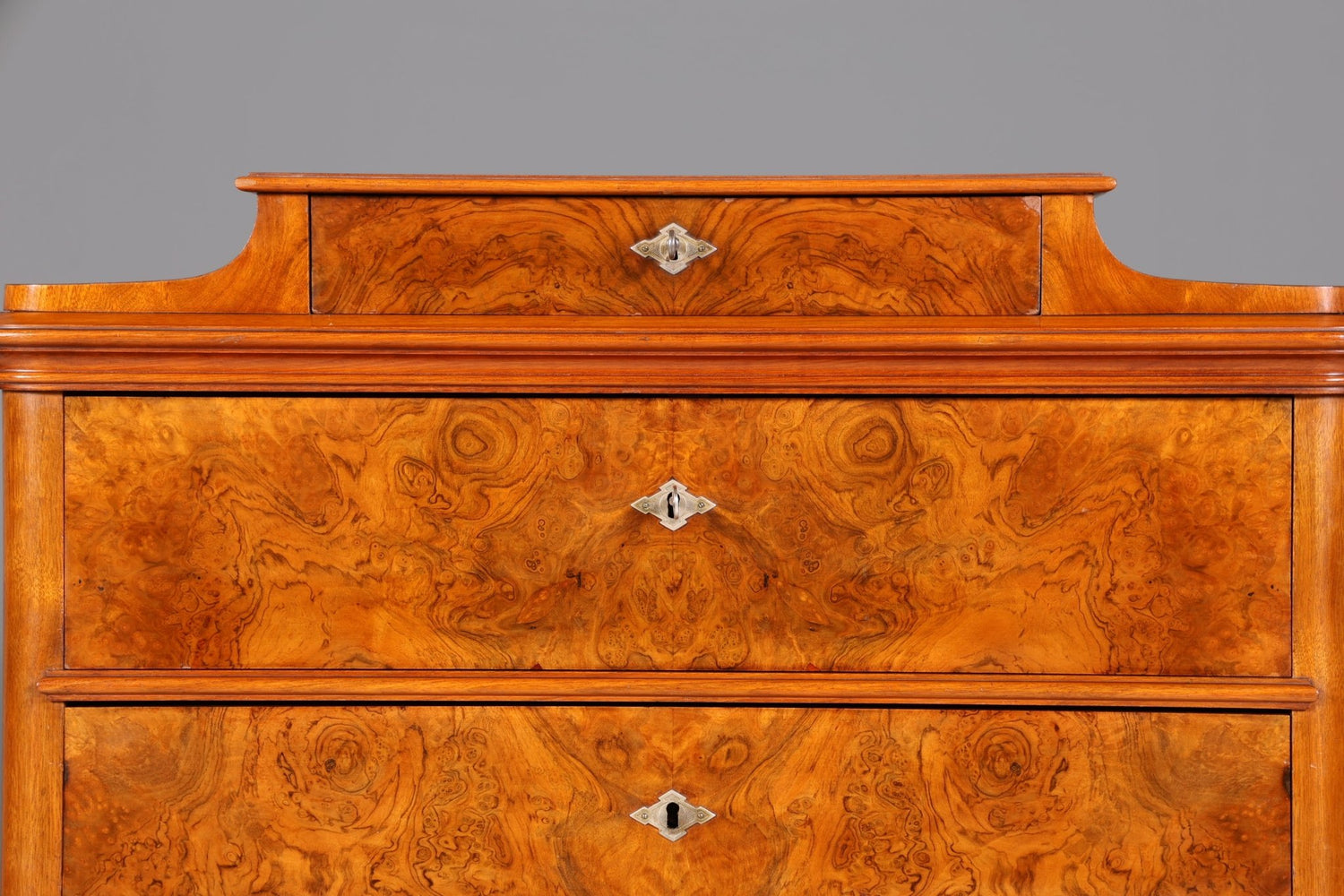 Wunderschöne Louis Philippe Chiffoniere um 1880 Gründerzeit Nussbaum Vertiko Schrank Semainier