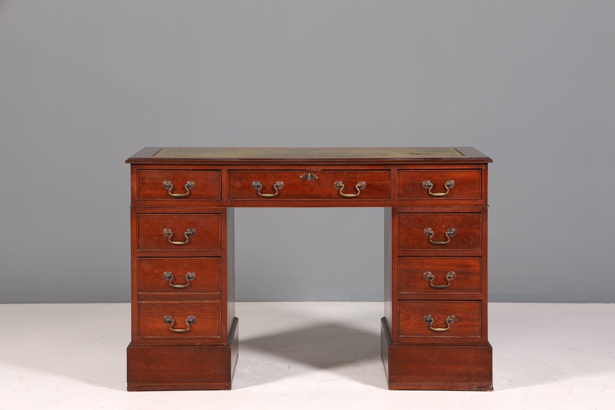 Wunderschöner Englischer Schreibtisch Mahagoni Bürotisch Englisch Desk Leder Auflage