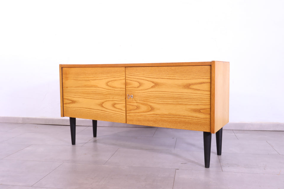 Schlichte kleine Original Hellerau Mid Century Kommode VEB Schrank