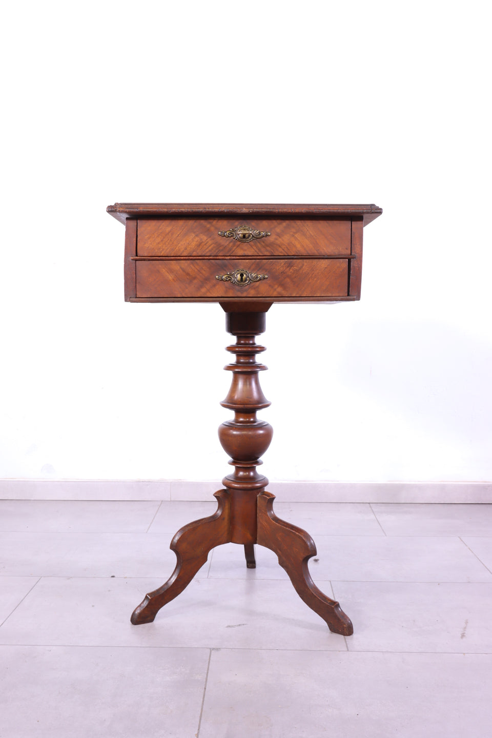 Traumhafter Louis Philippe Beistelltisch Nähtisch Antik um 1875