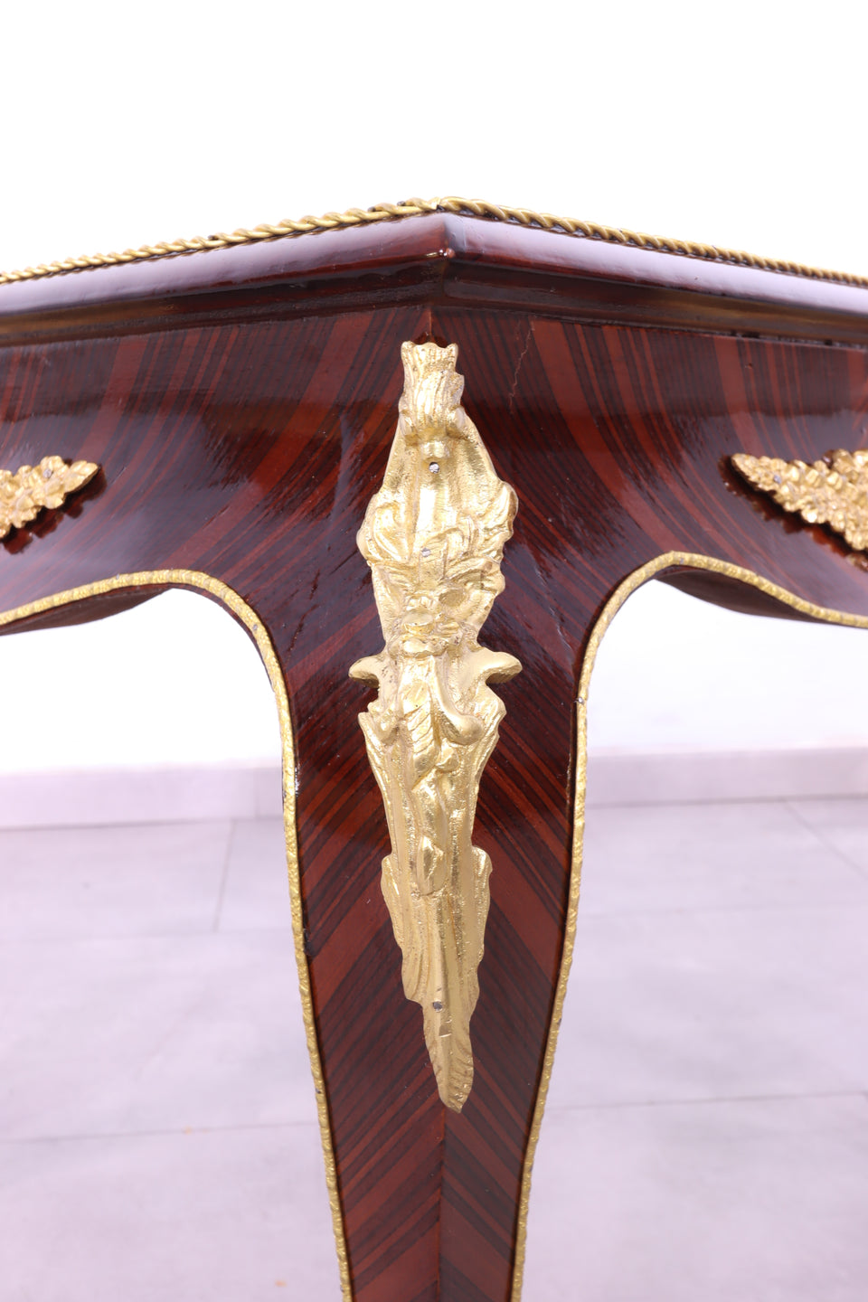 Traumhafter Barock Stil Tisch Beistelltisch Intarsien 2 von 2