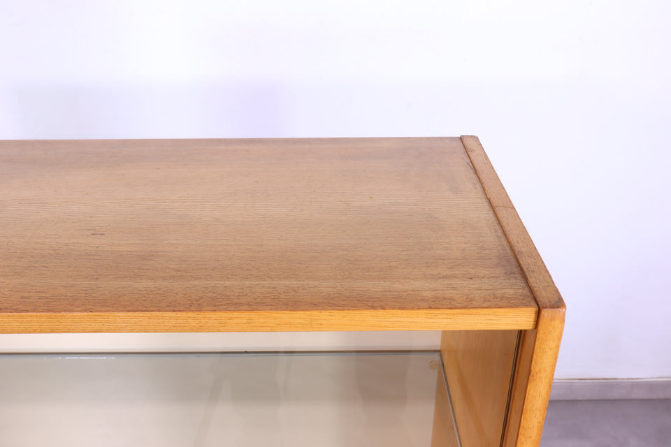 Original Hellerau Vitrine Mid Century Bücherregal Hairpin Legs Design