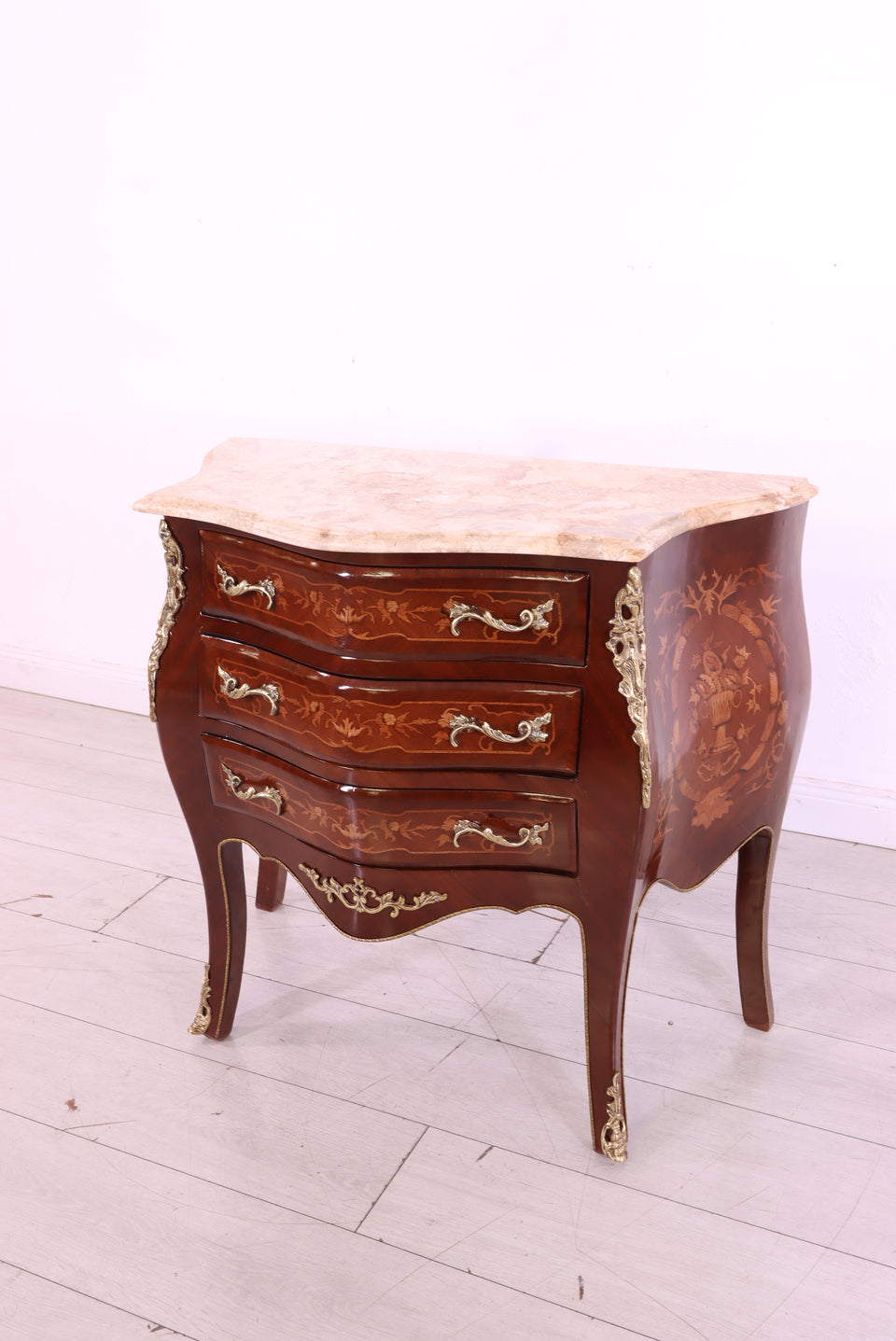Königliche bauchige Barock Kommode mit Marmor