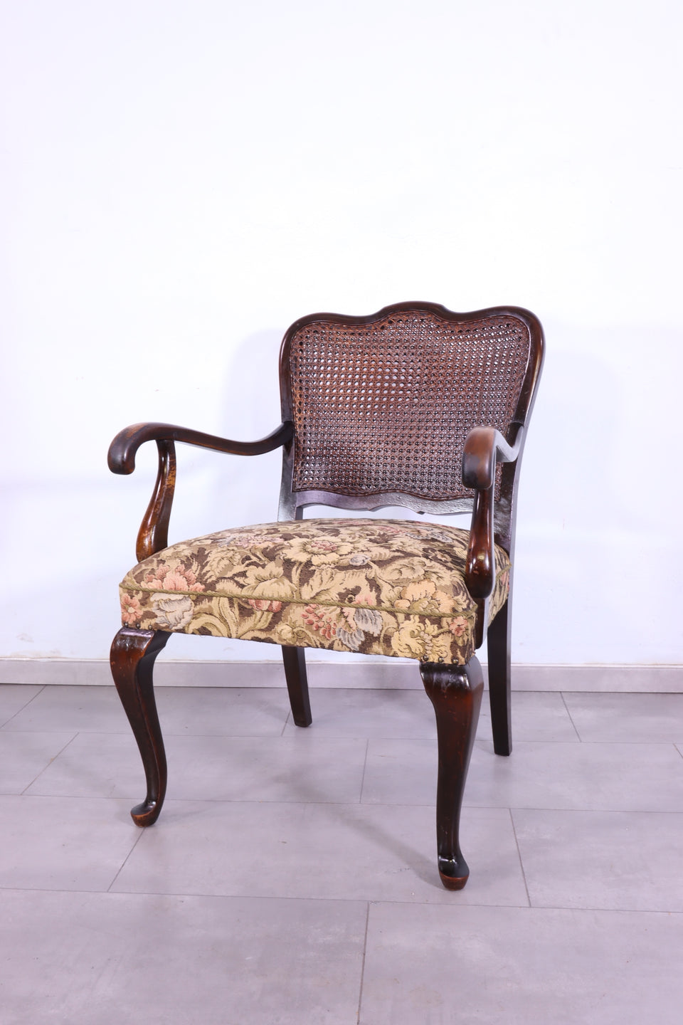 Edler Chippendale Armlehnstuhl Barock Stil Korbgeflecht Armchair Gobelin Stoff Sessel