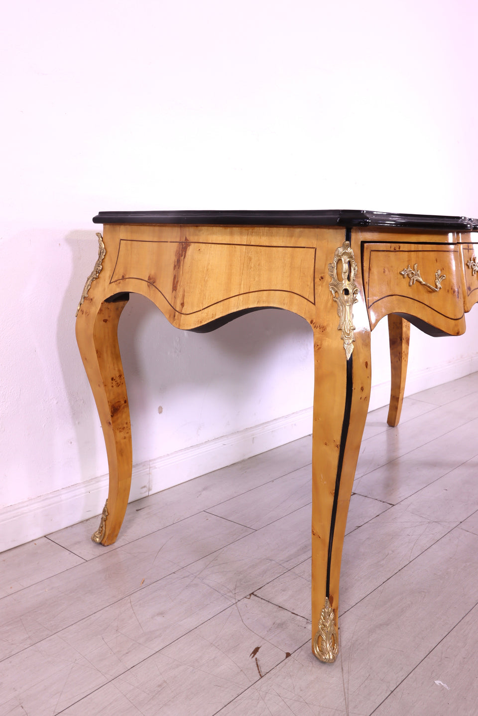 Eleganter Schreibtisch im Biedermeier Stil Birke echt Holz