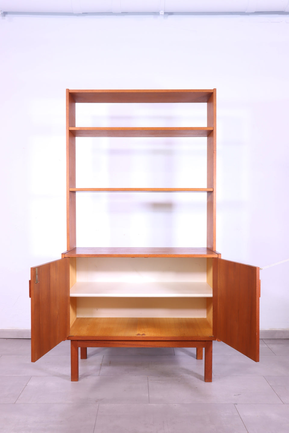 Schlichtes Mid Century Regal Danish Design Bücherregal Retro Schrank Kommode