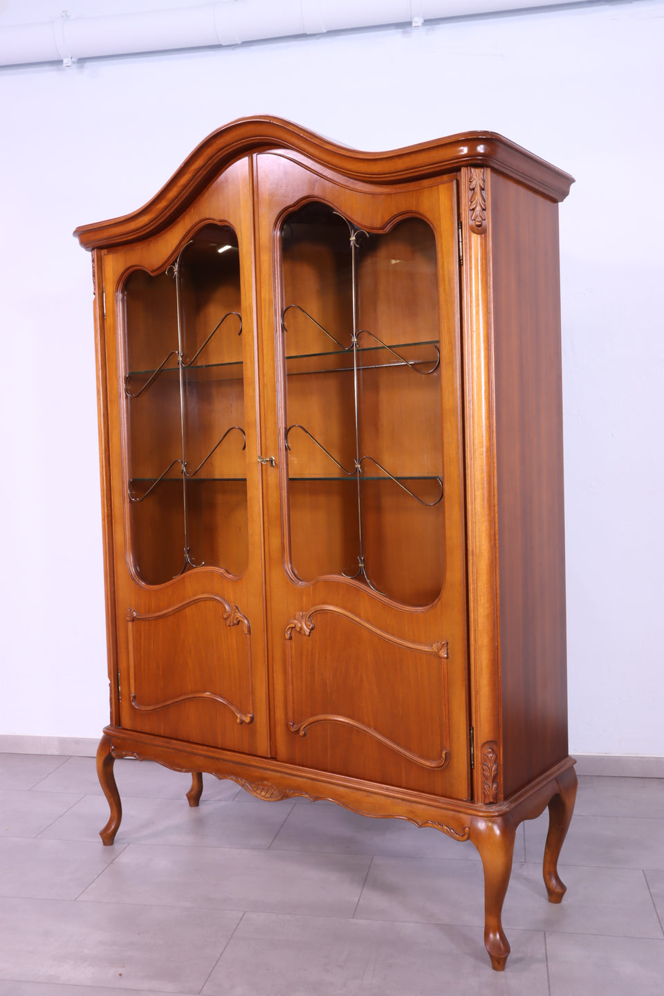 Wunderschöne Barock Vitrine Chippendale Stil Vitrine