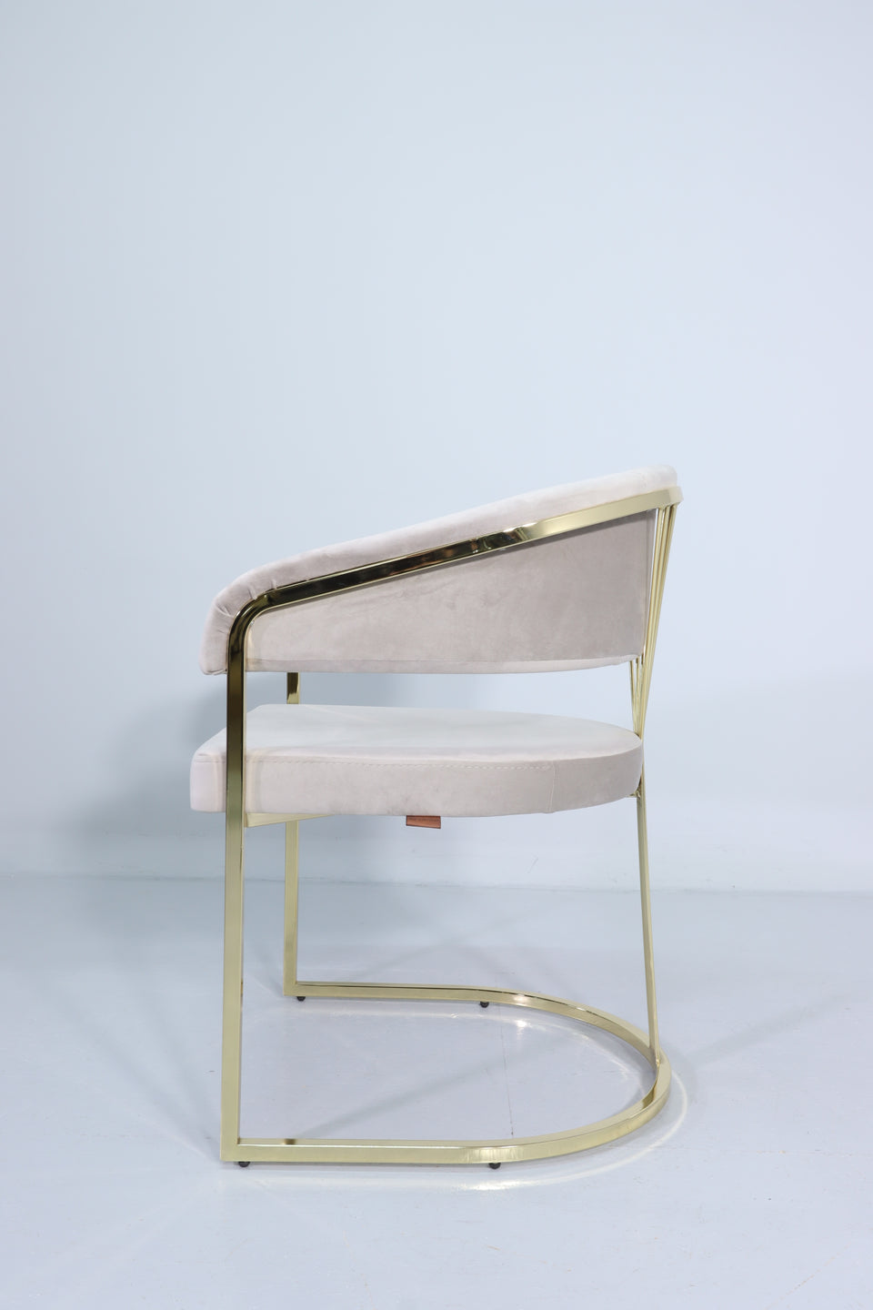 Eleganter Esszimmer Stuhl Samt Beige Gold Fuß Design