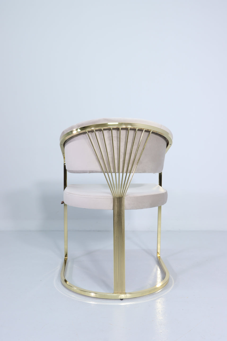 Eleganter Esszimmer Stuhl Samt Beige Gold Fuß Design