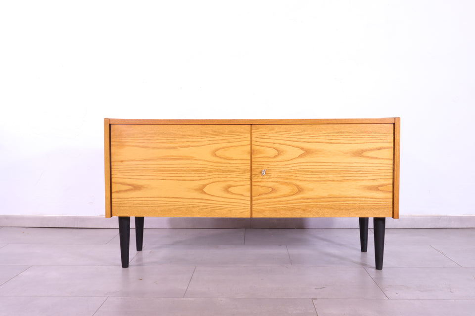 Schlichte kleine Original Hellerau Mid Century Kommode VEB Schrank