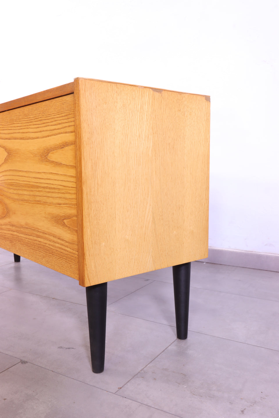 Schlichte kleine Original Hellerau Mid Century Kommode VEB Schrank