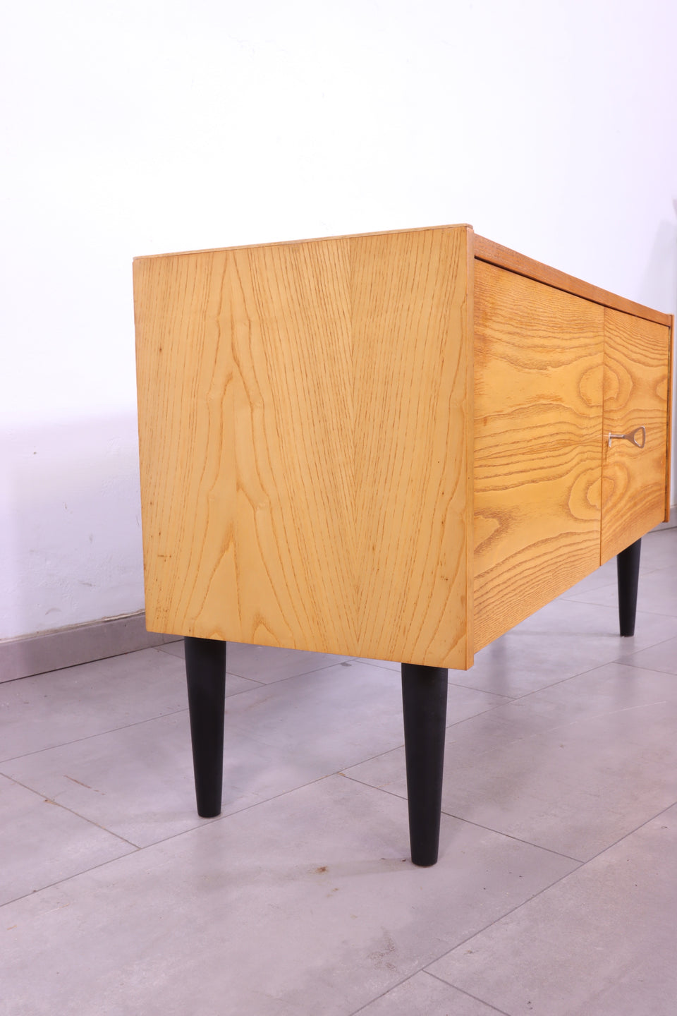 Schlichte kleine Original Hellerau Mid Century Kommode VEB Schrank