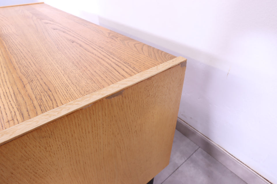 Schlichte kleine Original Hellerau Mid Century Kommode VEB Schrank